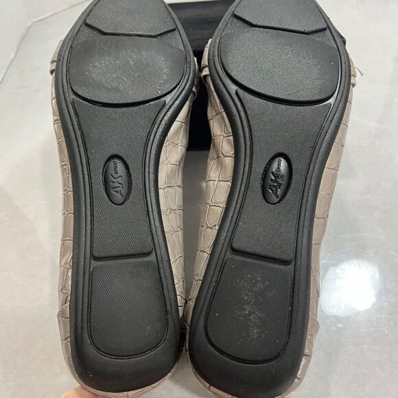 Anne Klein AK Sport Croc Embossed Loafers Comfort Flats Taupe 10M - Picture 16 of 16
